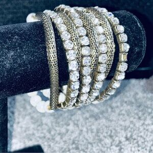 The Buckle Mutli-Strap Beaded/Diamond Bracelet!
CHUNKY- OSFA—
